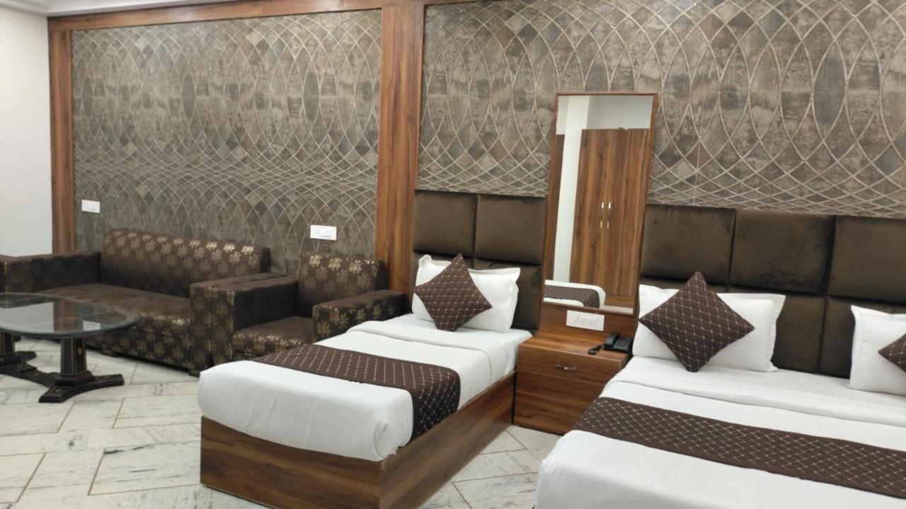 Hotel Singh Continetal Delhi Kültér fotó