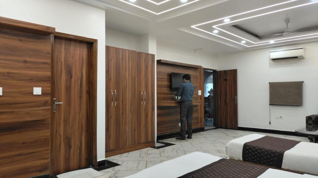 Hotel Singh Continetal Delhi Kültér fotó